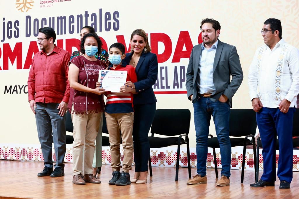 Presenta Evelyn Salgado documentales “Transformando vidas” del programa de Zooterapia de la SSP Guerrero.