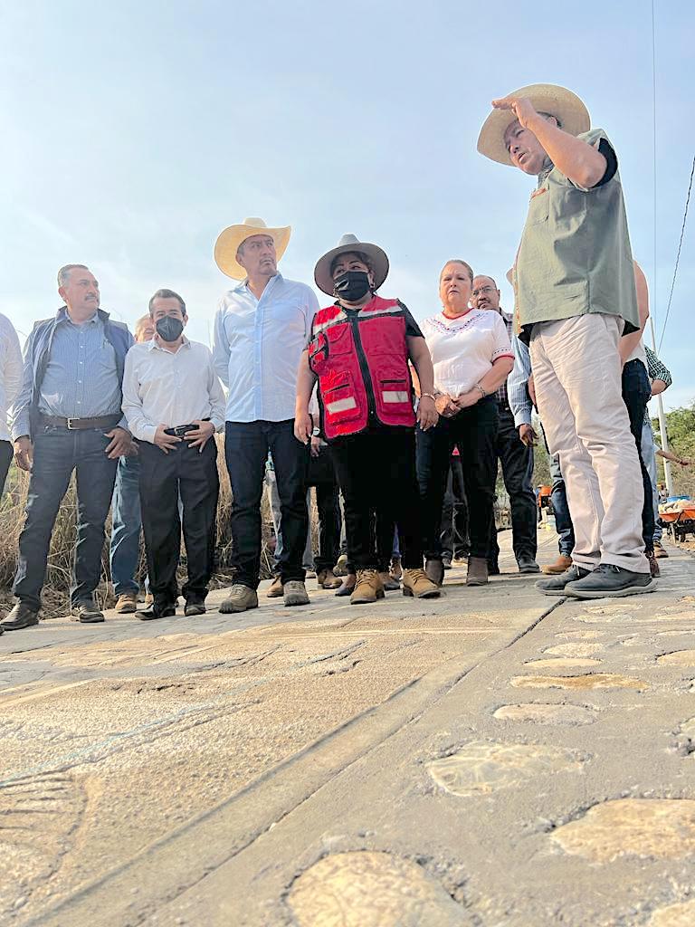Supervisa Jiménez Montiel pavimentación de caminos artesanales en la Montaña.