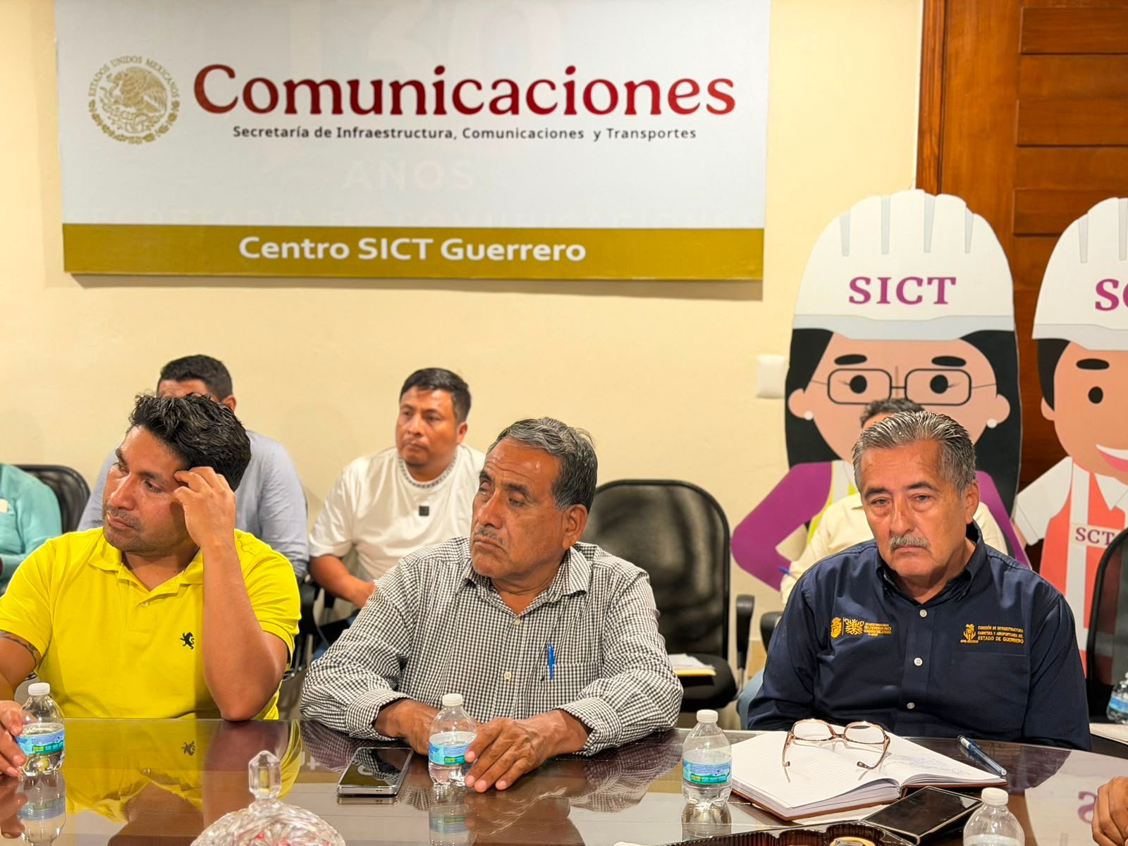 Estado y Federación fortalecen gestiones para mejorar la carretera de Metlatonoc
<br>