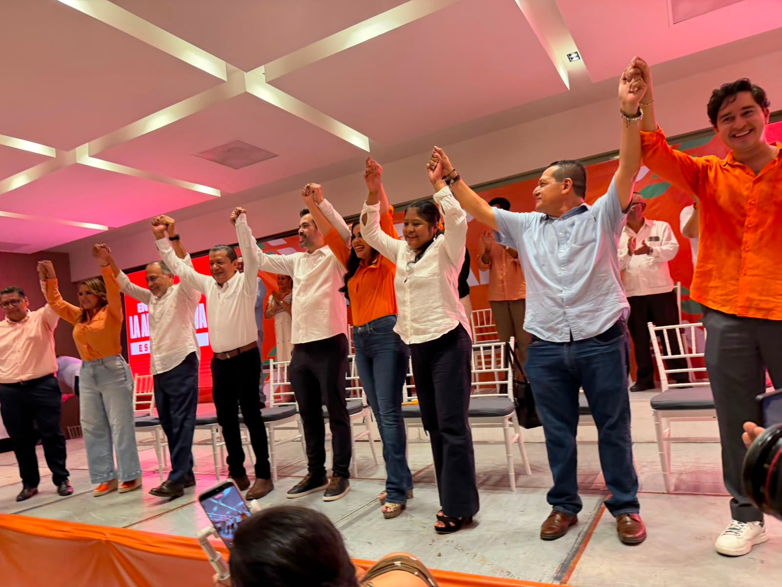 Jorge Álvarez Máynez toma protesta a la nueva Coordinación de Movimiento Ciudadano en Acapulco